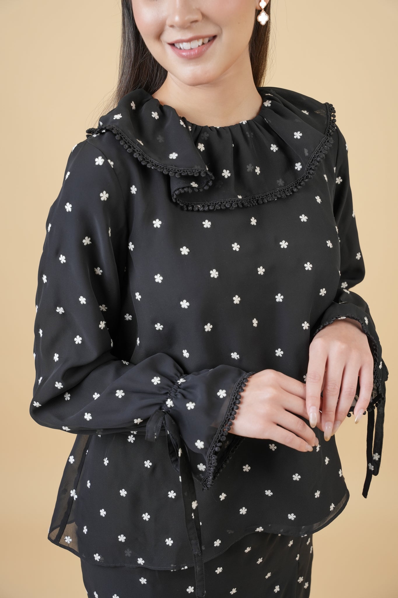 Aishah Floral Kurung in Black