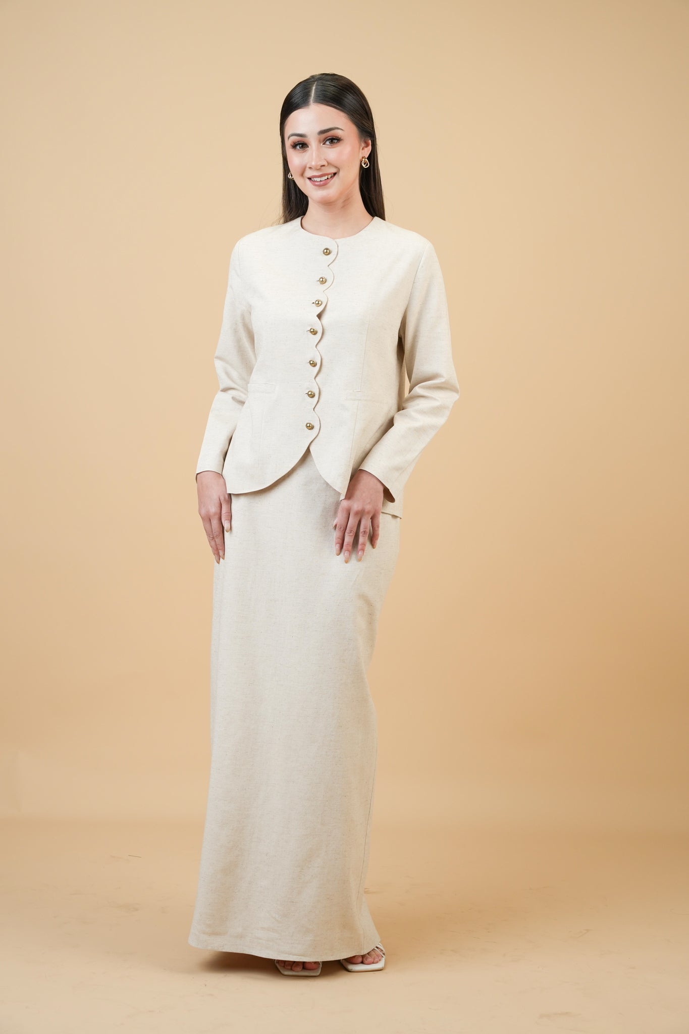 Nadi Scallop Linen Kurung in Beige