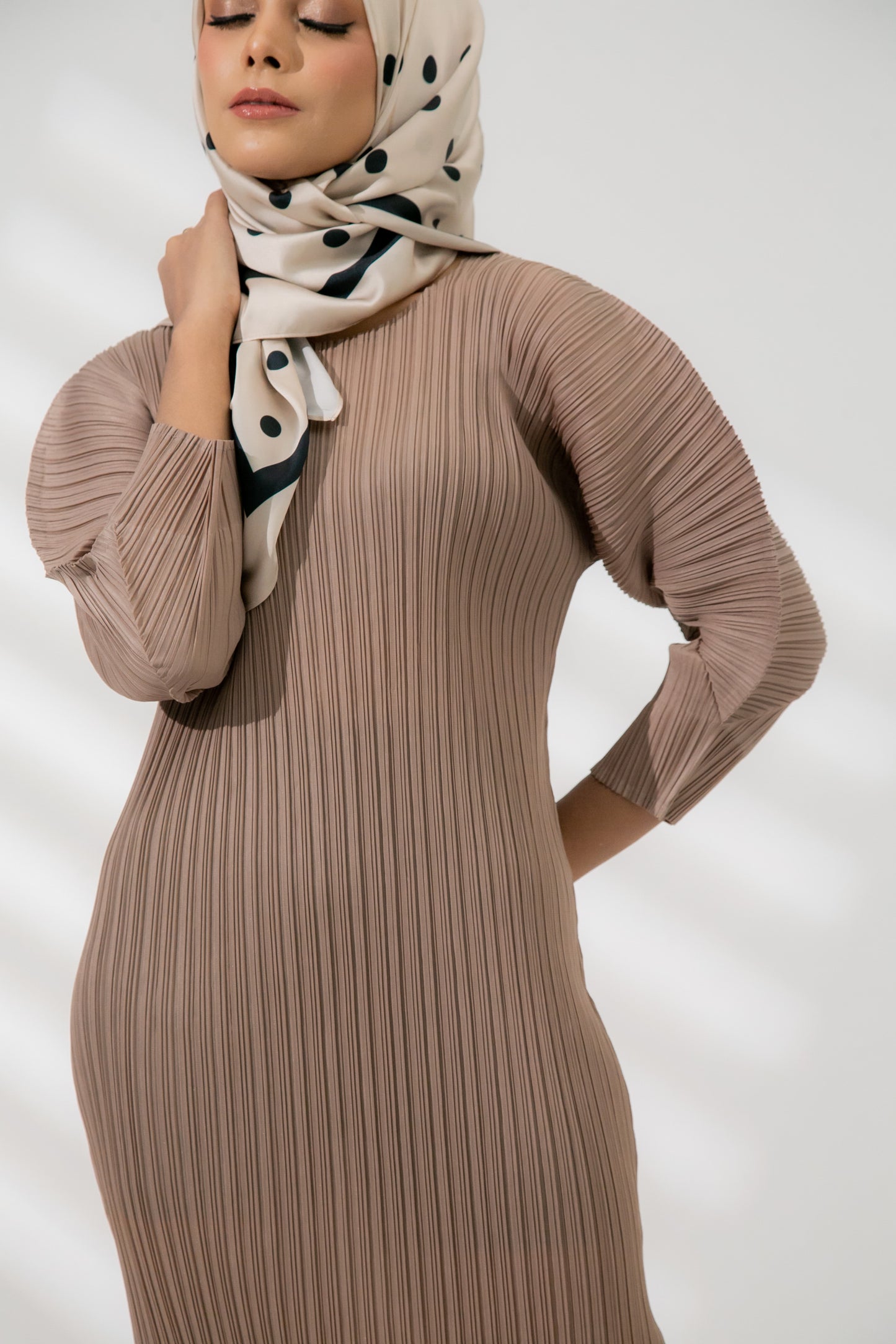 Zily Dress in Brown