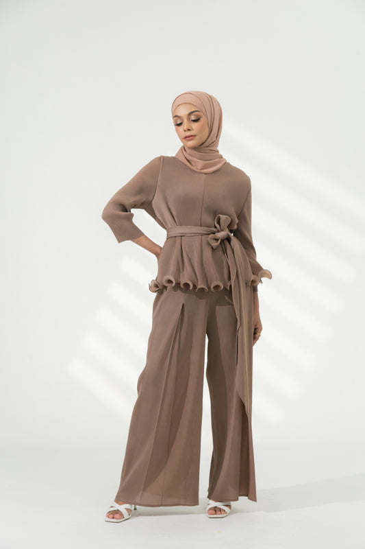 Farah Top in Brown