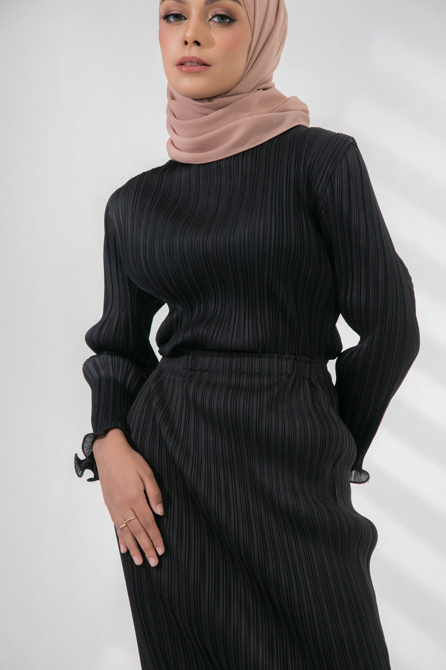 Ally Long Sleeve Top in Black
