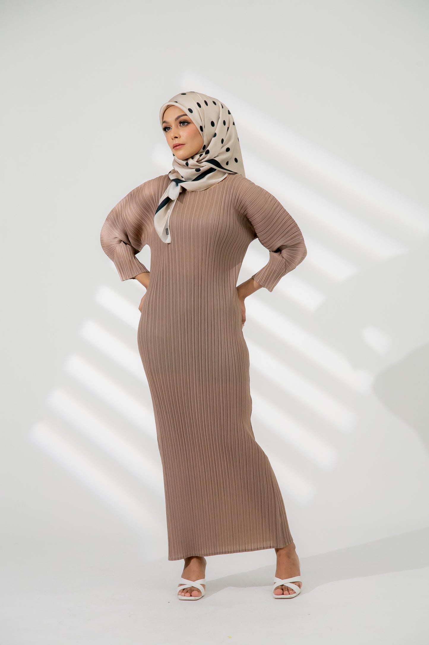 Zily Dress in Brown