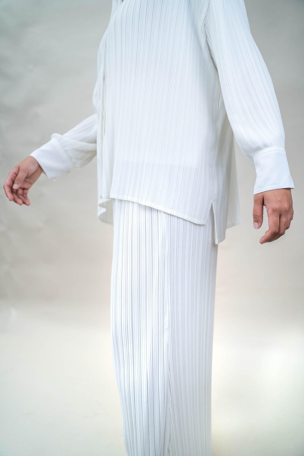 Jackie Set in Pearl White