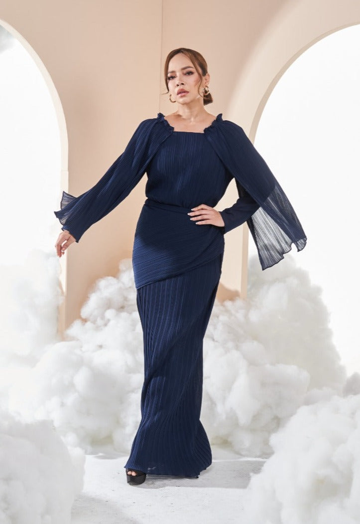 Amelia Kurung