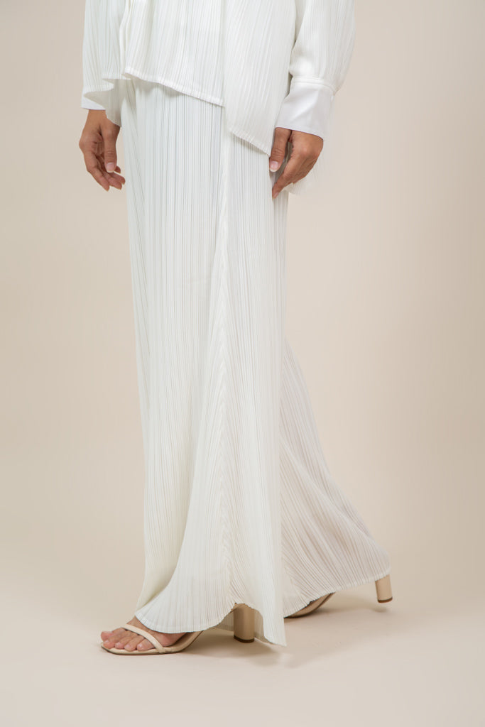 Jackie Set in Pearl White