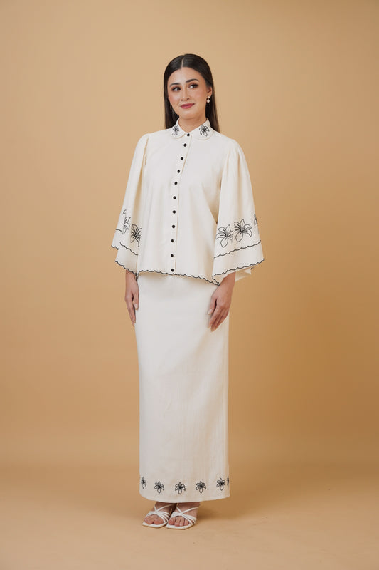 Alya Kurung Embroidery in White