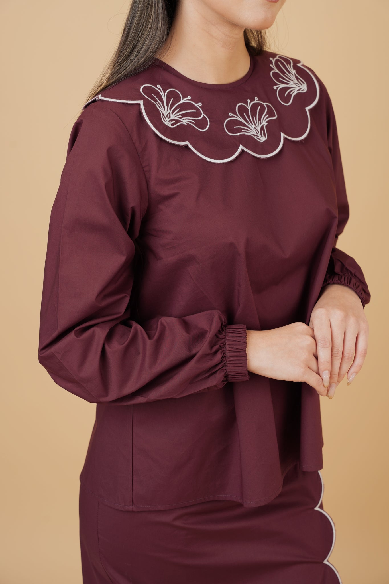 Jannah Scallop Kurung in Maroon