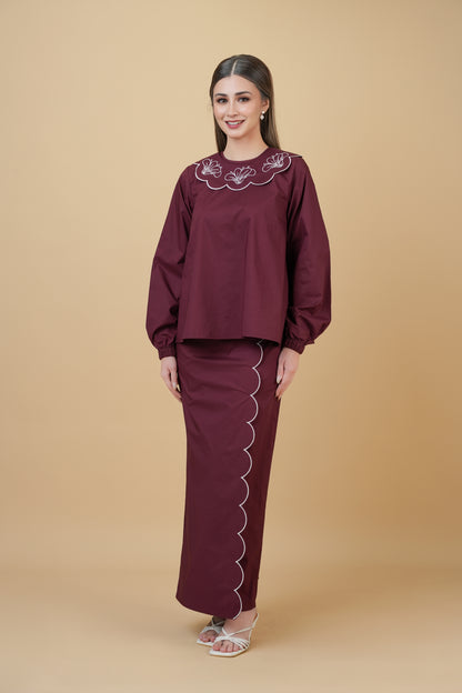 Jannah Scallop Kurung in Maroon