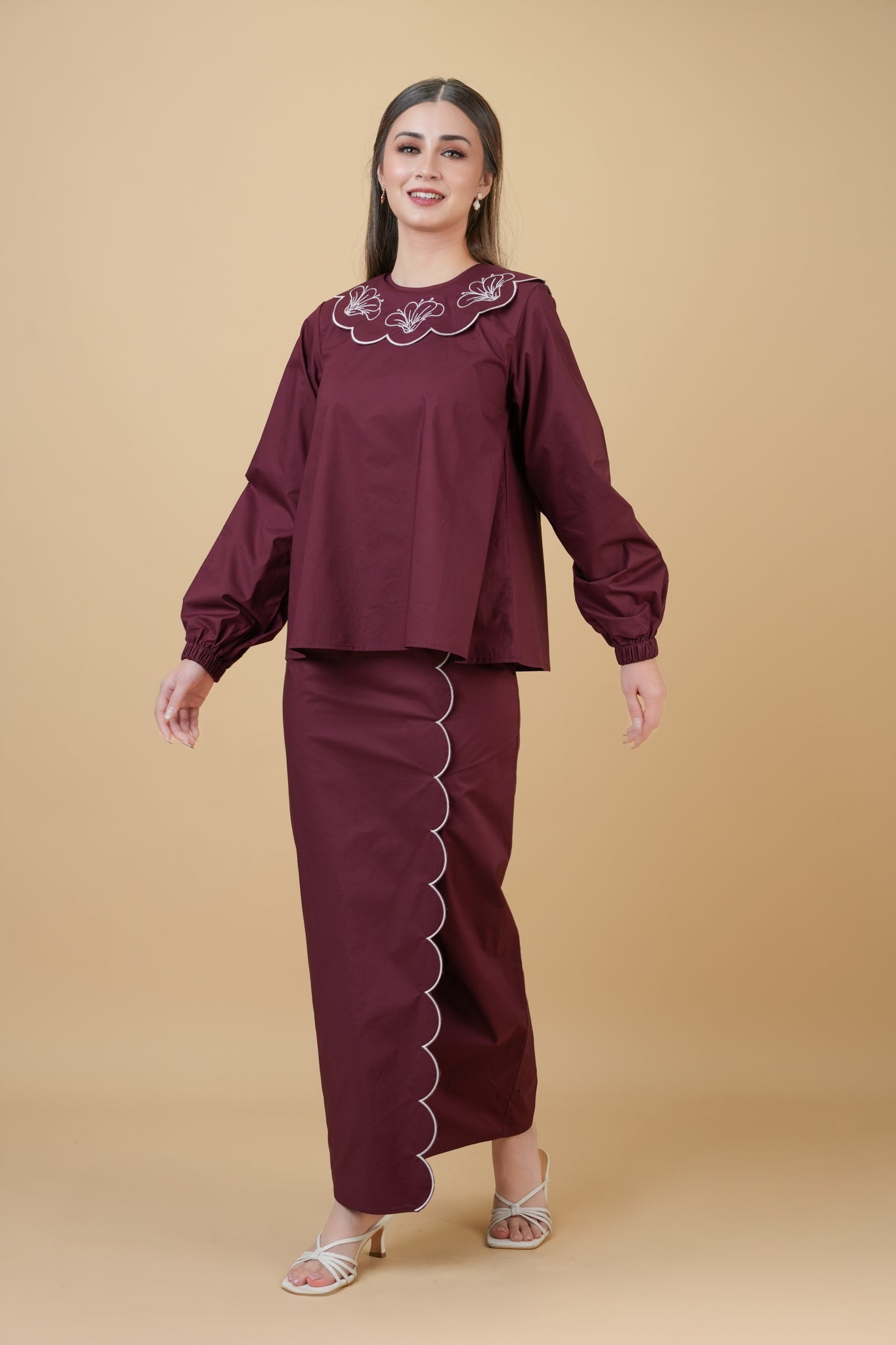 Jannah Scallop Kurung in Maroon