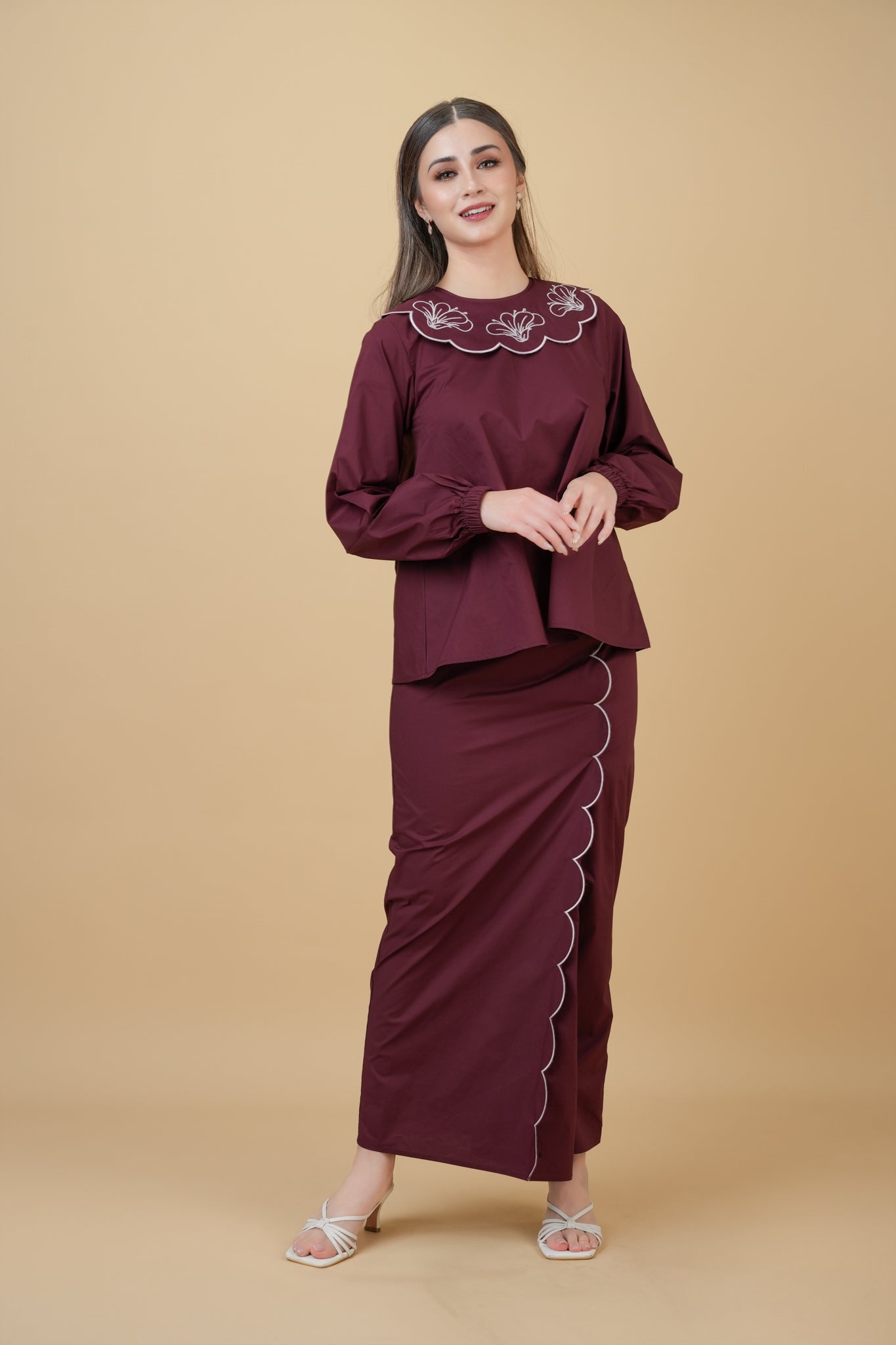 Jannah Scallop Kurung in Maroon