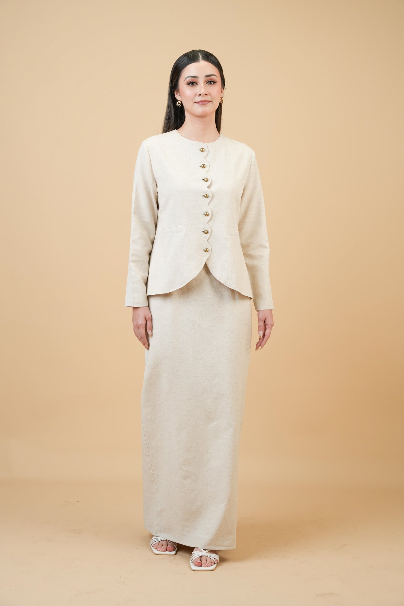 Nadi Scallop Linen Kurung in Beige